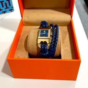 Tory Burch
Women's Double T Link Watch, 18mm